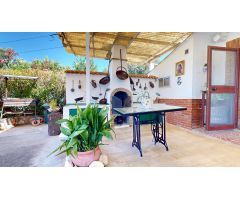 CHALET DE ENSUEÑO EN URB. CUEVAS BAJAS