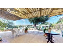 CHALET DE ENSUEÑO EN URB. CUEVAS BAJAS
