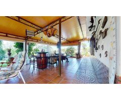 CHALET DE ENSUEÑO EN URB. CUEVAS BAJAS