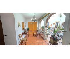 EXCLUSIVA CASA DE TRES PLANTAS EN EL CORAZÓN DE CÓRDOBA