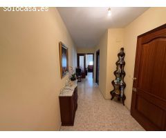 ¡Oportunidad única en Puente Genil! Vivienda en esquina en Calle Luis Vives