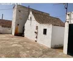 CASA PARA REFORMAR CON PATIO