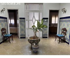 CASA SEÑORIAL EN PLANTA BAJA CON MUCHAS POSIBILIDADES