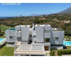 Este complejo residencial que rodea el campo de golf de Santa Clara