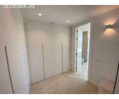 Este complejo residencial que rodea el campo de golf de Santa Clara