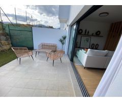 Adosado esquina terraza 24.57 m2 y Jardín 165.02 m2 SURESTE con semisótano 47.39 m2