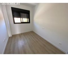 Piso de 3 dormitorios, 2 baños, 2 parkings y trastero, terraza 15.5 m2  con vistas al mar.