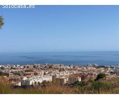 Bajo con terraza 34 m2 con 2 plazas de garaje y trastero en Benalmádena