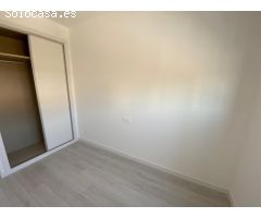 Piso de 3 dormitorios, 2 baños, 2 parkings y trastero, terraza 15.5 m2  con vistas al mar.
