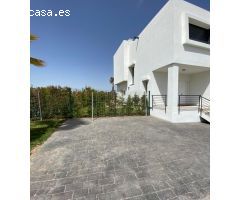 Pareado en Alhaurín de la torre con semisotano 88m2