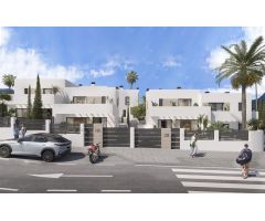 Semi-detached house 3 bedrooms and living room 9.5 m2 with own pool, garden 160 m2, semi-basement 63