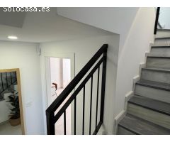 Adosado con solárium 50m2, patio 22.5 m2, semisótano 25.95 m2