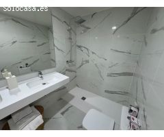 Ático con terrazas soladas  150 m2, además de trastero y plaza de garaje incluidos en el precio.