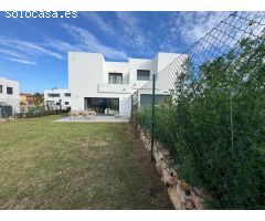 Pareado en Alhaurín de la torre con semisotano 88m2