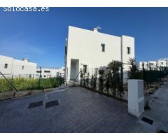Pareado en parcela de 320 m2.