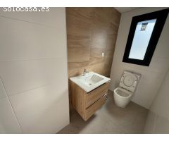 Adosado esquina 3 dormitorios, Despacho 9 m2, Sala de juegos 14 M2, Semisotano 57.6 m2,  Solarium 33
