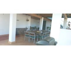 CHALET CON PISCINA Y VISTAS AL MAR