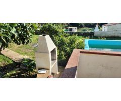 CASETA DE APEROS CON ALJIBE EN EL CAMPO