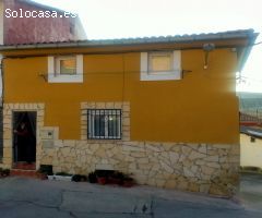 Venta de gran casa reformada 4 habitaciones, 2 baños, vistas, en lo alto de Albelda (La Rioja)