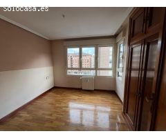 Venta piso 3 habitaciones, 2 baños, garaje, terraza, en Iturrama, Pamplona