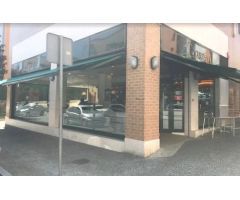 Local panadería en venta en esquina, con inquilino