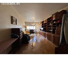 Piso grande en venta en Azpilagaña (universidades) con inquilino