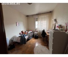 Piso grande en venta en Azpilagaña (universidades) con inquilino