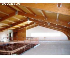 Alquiler edificio totalmente rehabilitado  de 2.700 m2 en Huarte