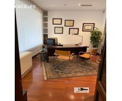 Alquiler de oficina con 3 despachos y 2 puestos de trabajo