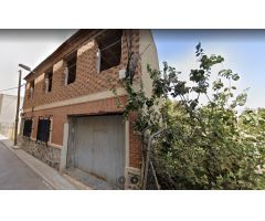 SE VENDE CASA URBANA CON TERRENO A REFORMAR EN ZARANDONA
