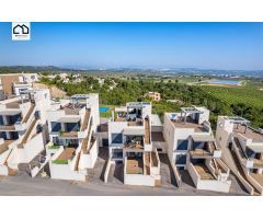 RESIDENCIAL LUJOSO DE BUNGALOWS DE PLANTA ALTA Y PLANTA BAJA. DESDE 430.000€