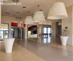 APIHOUSE VENDE ACOGEDOR APARTAMENTO CON VISTAS A LA PISCINA EN GUARDAMAR DEL SEGURA. DESDE 80.999€