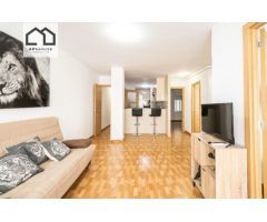 APIHOUSE VENDE ACOGEDOR PISO EN LA MATA PUEBLO. PRECIO 233.000€