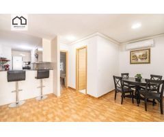 APIHOUSE VENDE ACOGEDOR PISO EN LA MATA PUEBLO. PRECIO 233.000€