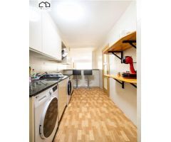 APIHOUSE VENDE ACOGEDOR PISO EN LA MATA PUEBLO. PRECIO 233.000€