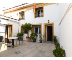 CASA CON PATIO DE 235M2 EN EL CENTRO DE CASARRUBUELOS