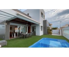 Villa de Lujo en Venta en Orihuela Costa, Alicante