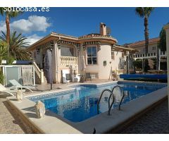 Chalet en Venta en Benijófar, Alicante