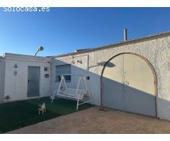 Oportunidad Única: Vivienda en Planta Baja con Espacios Independientes, Pozo Propio y Gran Parcela