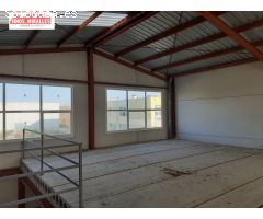NAVE DIAFANA CON TERRAZA EN ZONA COMERCIAL SAN FULGENCIO