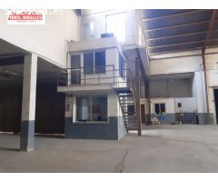 NAVE CON MUELLES DE CARGA EN COX