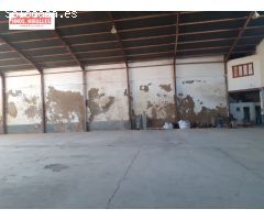 NAVE CON MUELLES DE CARGA EN COX