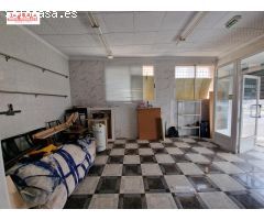 INTERESANTE LOCAL DE ESQUINA Y CON POSIBILIDADES PARA HACERLO VIVIENDA SI FUECE NECESARIO.