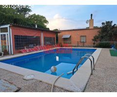 ¡OPORTUNIDAD DE CHALET CON PISCINA Y MARAVILLOSO JARDIN EN PEDANÍAS DE ASPE!