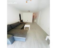 Alquiler de piso de tres habitaciones  en Los Majuelos