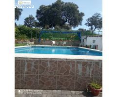 magnífico chalet con piscina propia en Los Lagos del Serrano