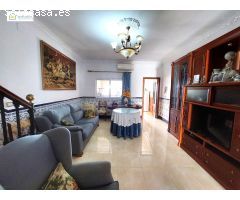 Estupenda casa de pueblo en el centro de Gerena lista para entrar a vivir y amueblada