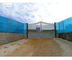 Magnifica Finca Rustica en Sanlucar La Mayor con construcciones