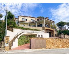IMPRESIONANTE CHALET EN VENTA EN OLVIELLA, CERCA DE SITGES