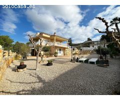 VILLA DE LUJO CON PARCELA DE 3200 METROS EN OLIVELLA